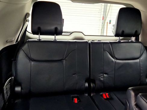 Used 2013 Lexus LX 570 4WD w/ Luxury Pkg image 24
