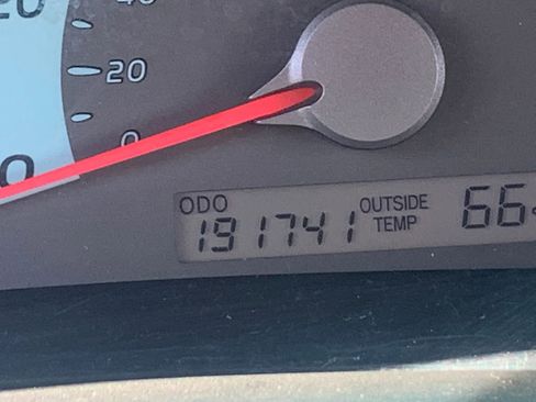 Used 2011 Toyota Camry SE w/ SE Extra-Value Pkg #1 FWD image 18