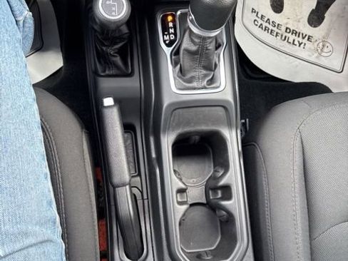 Used 2023 Jeep Wrangler Altitude image 13