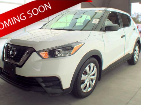 Used 2020 Nissan Kicks S FWD image 1