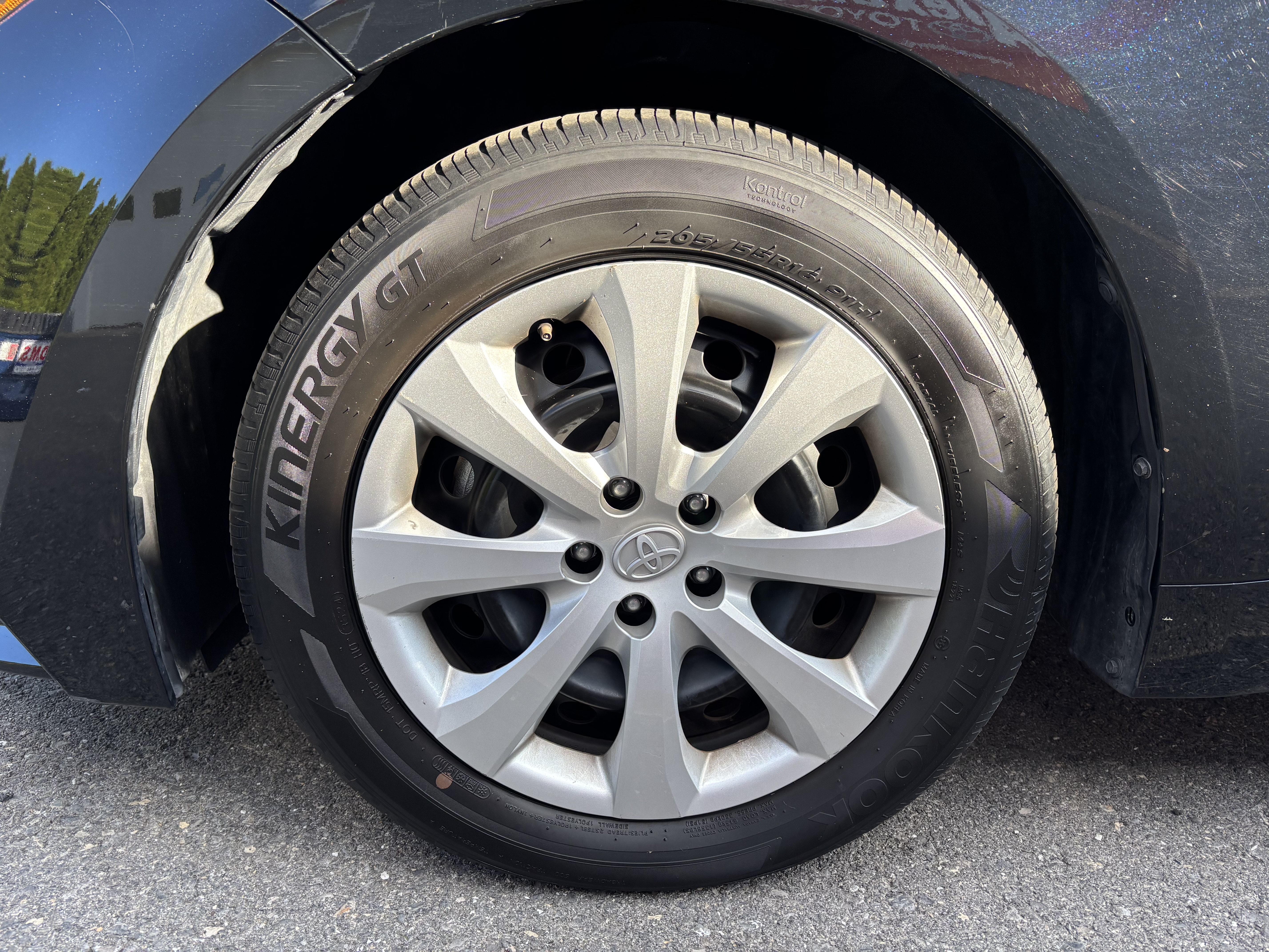 Used 2025 Toyota Corolla LE FWD image 11
