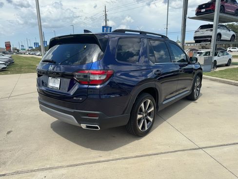Certified 2025 Honda Pilot Elite image 8