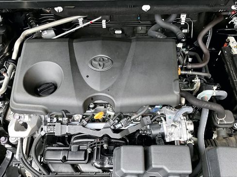Certified 2023 Toyota RAV4 LE FWD image 33