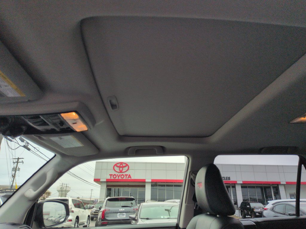Used 2023 Toyota 4Runner TRD Off-Road Premium w/ Off Road Premium Plus Package AWD/4WD image 21