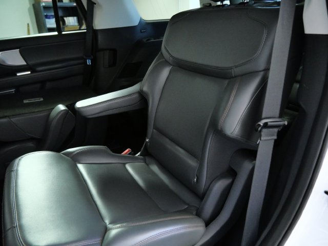 Certified 2025 Ford Expedition Active AWD/4WD image 15