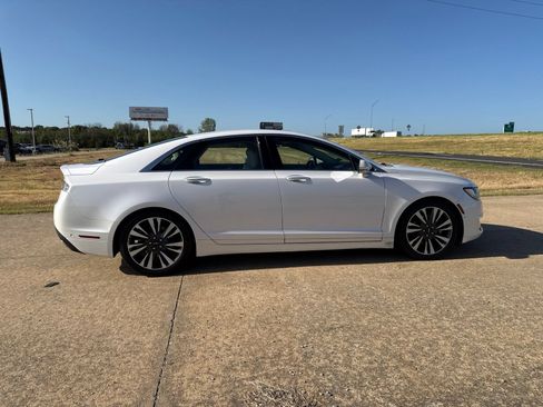 Used 2019 Lincoln MKZ Reserve FWD image 13