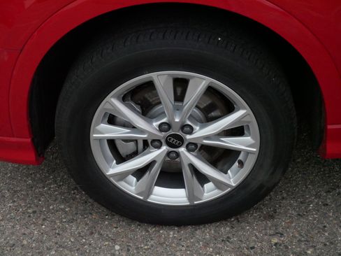 Used 2025 Audi Q3 2.0T Premium image 15