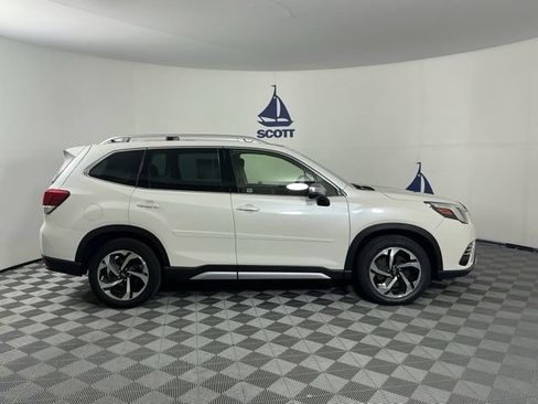Used 2023 Subaru Forester Touring AWD/4WD image 6
