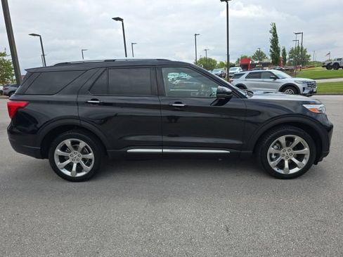 Certified 2020 Ford Explorer Platinum w/ Premium Technology Package AWD/4WD image 6