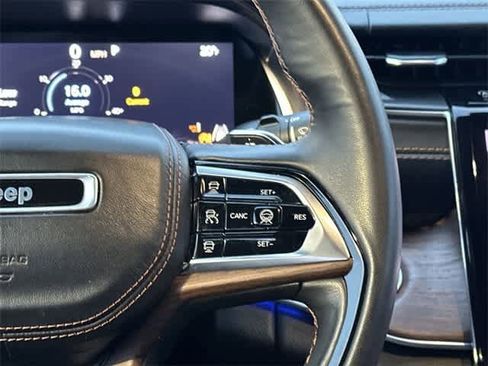 Used 2022 Jeep Grand Cherokee Summit image 10
