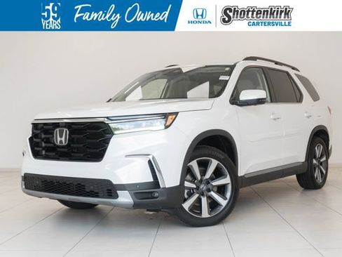 Used 2025 Honda Pilot Elite image 1