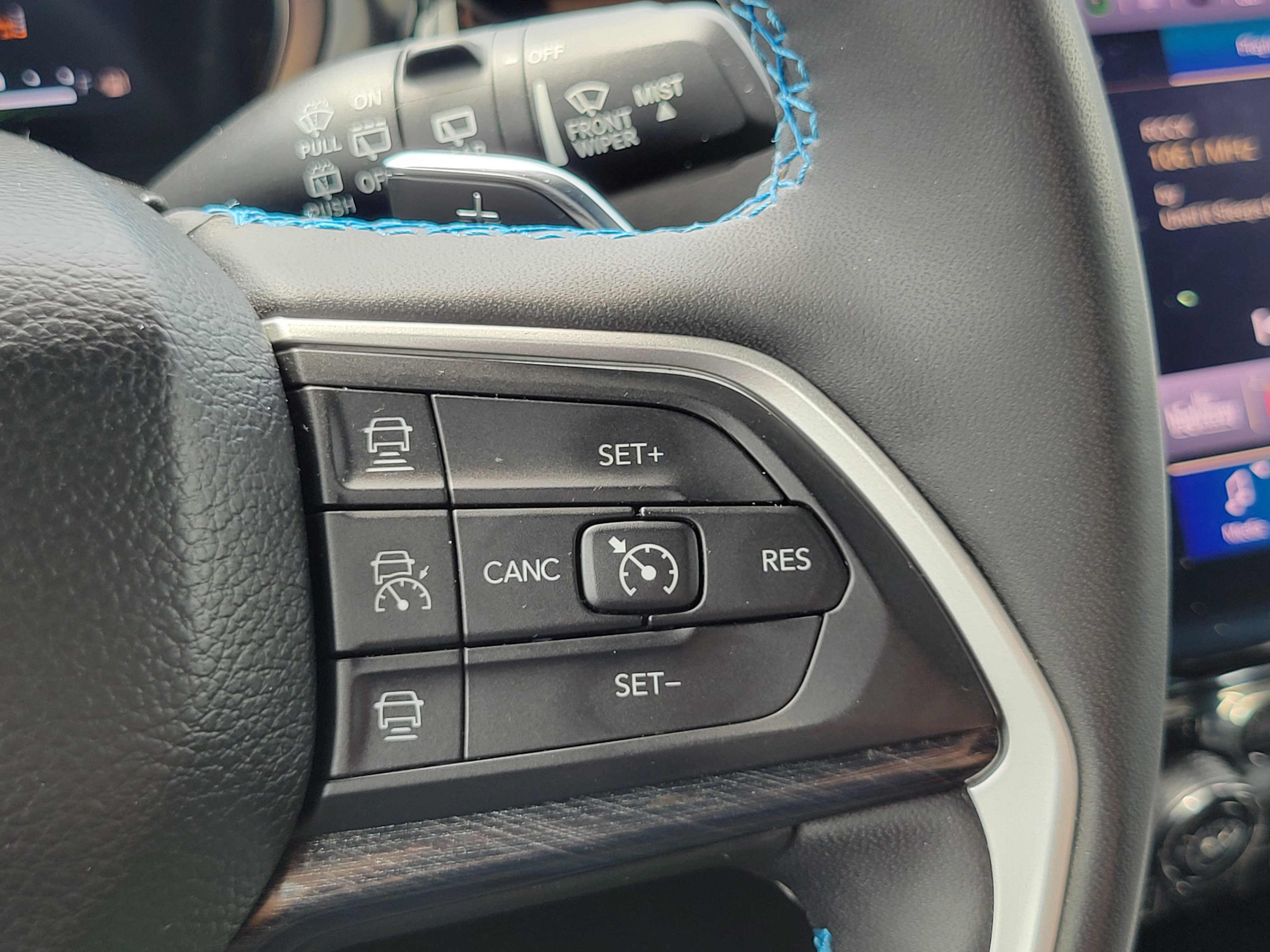 Used 2023 Jeep Grand Cherokee Trailhawk AWD/4WD image 12