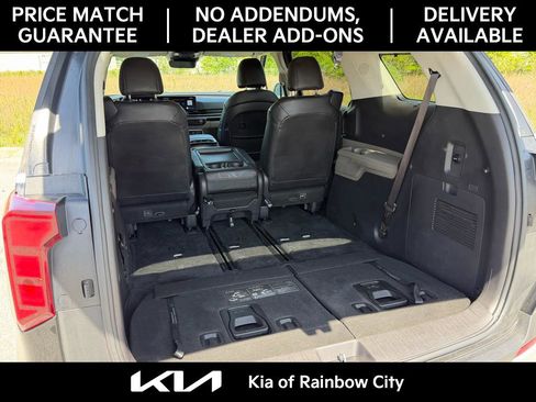 Used 2025 Kia Carnival EX image 22