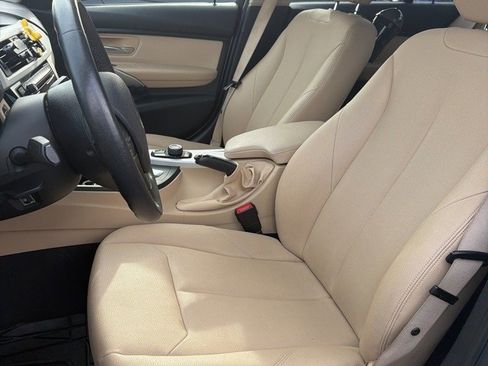 Used 2018 BMW 320i xDrive Sedan image 2