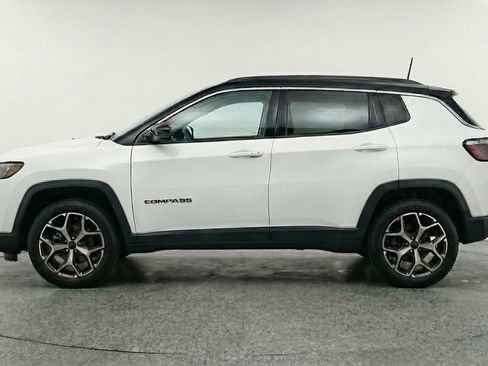 Used 2025 Jeep Compass Limited image 5