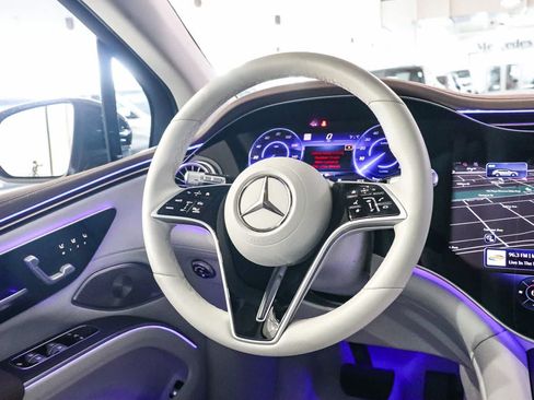 Certified 2023 Mercedes-Benz EQS 580 4MATIC SUV image 17