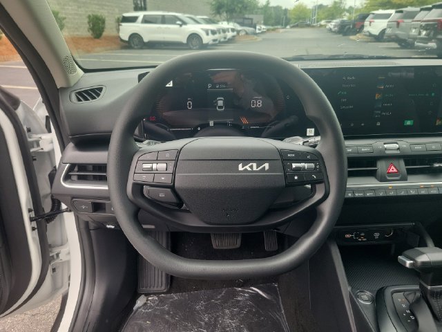 New 2026 Kia K4 FWD image 9
