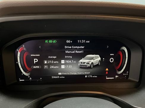 Certified 2021 Nissan Rogue Platinum AWD/4WD image 16