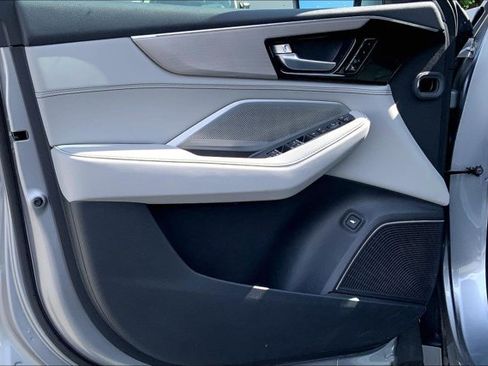 Certified 2025 Acura MDX SH-AWD w/ Advance Package image 23