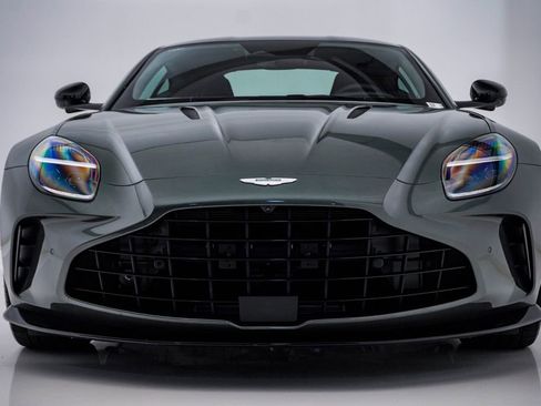 Used 2025 Aston Martin V8 Vantage Roadster RWD image 5