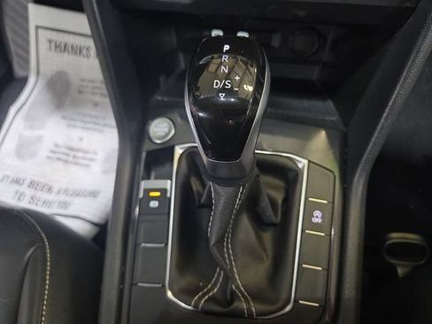 Used 2024 Volkswagen Tiguan SE FWD image 35