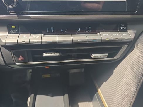 Used 2026 Toyota Camry SE image 27