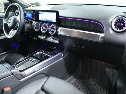 Certified 2025 Mercedes-Benz GLB 250 4MATIC image 23