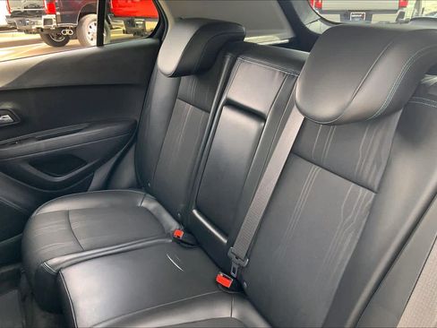 Used 2016 Chevrolet Trax LT w/ LT Convenience Package FWD image 21
