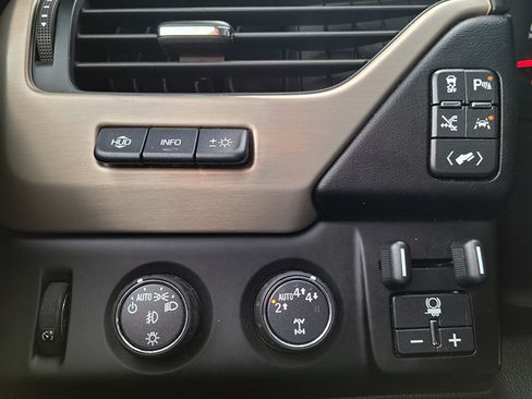 Used 2018 GMC Yukon Denali w/ Open Road Package image 17