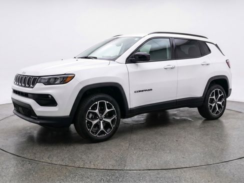 Used 2025 Jeep Compass Limited image 3