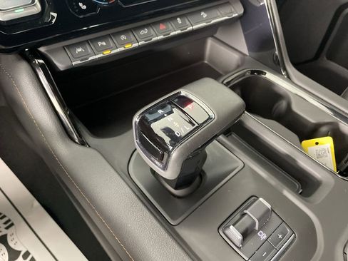 Used 2025 GMC Sierra 1500 AT4 w/ Technology Package image 16