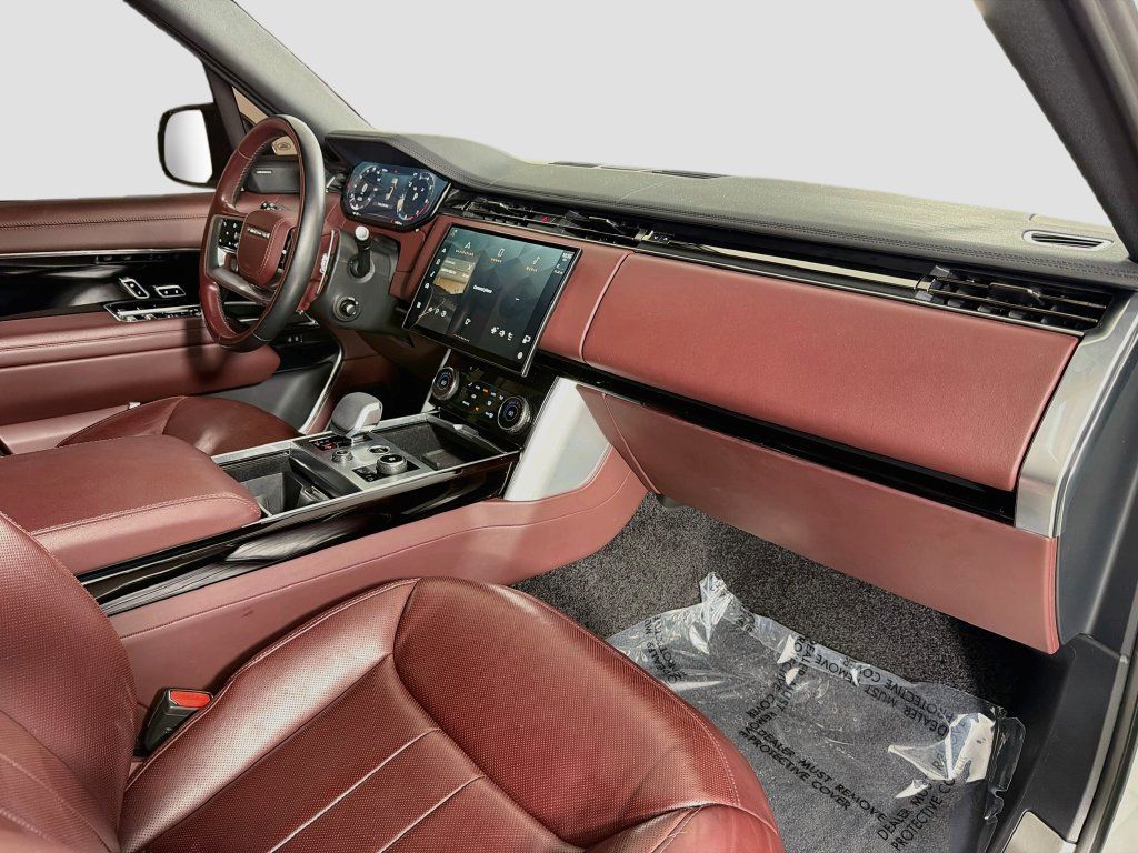 Certified 2023 Land Rover Range Rover SE AWD/4WD image 32