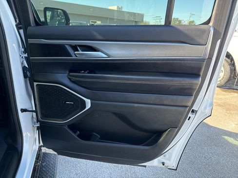 Used 2023 Jeep Wagoneer Series II image 33