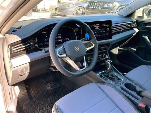 New 2026 Volkswagen Jetta SE image 8