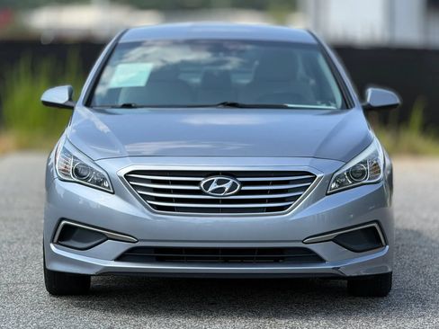 Used 2017 Hyundai Sonata SE FWD image 5