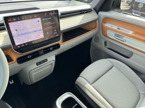 New 2025 Volkswagen ID. Buzz 1st Edition image 23