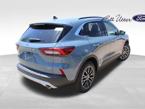 New 2025 Ford Escape SE image 3