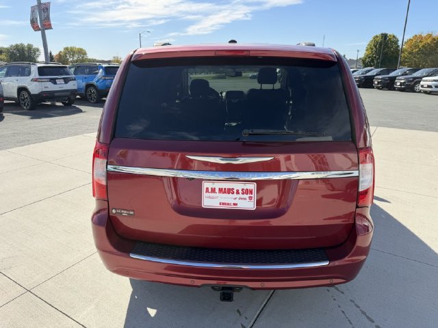 Used 2014 Chrysler Town & Country Touring-L FWD image 6