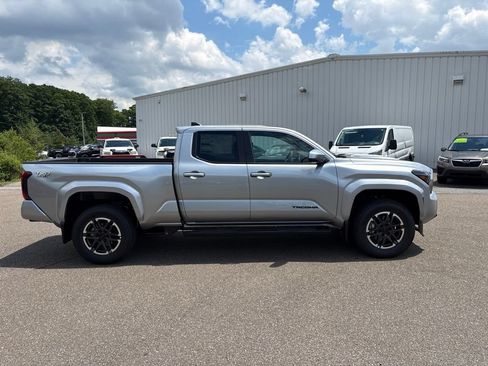 Certified 2026 Toyota Tacoma TRD Sport AWD/4WD image 8