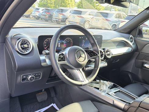 Certified 2025 Mercedes-Benz GLB 250 image 10