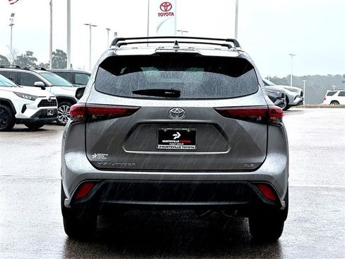 New 2025 Toyota Highlander XLE image 7