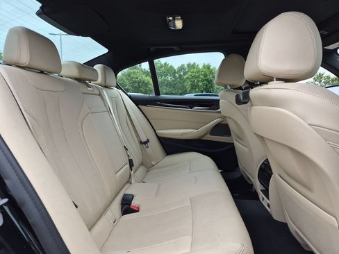 Used 2021 BMW 530e w/ Premium Package RWD image 28