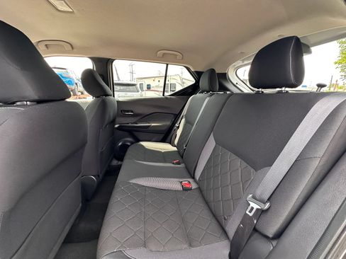 Used 2018 Nissan Kicks SV FWD image 13