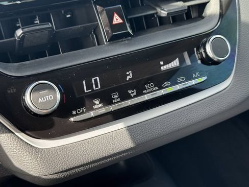 Used 2025 Toyota Corolla LE FWD image 19