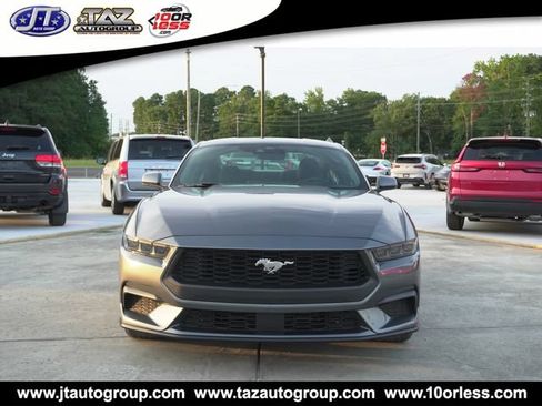 Used 2025 Ford Mustang Coupe RWD image 3