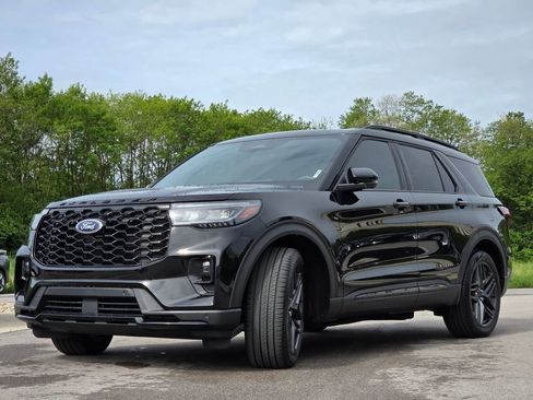 Used 2025 Ford Explorer ST AWD/4WD image 26