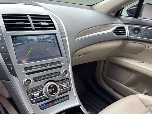 Used 2018 Lincoln MKZ Reserve w/ Climate Package FWD image 30