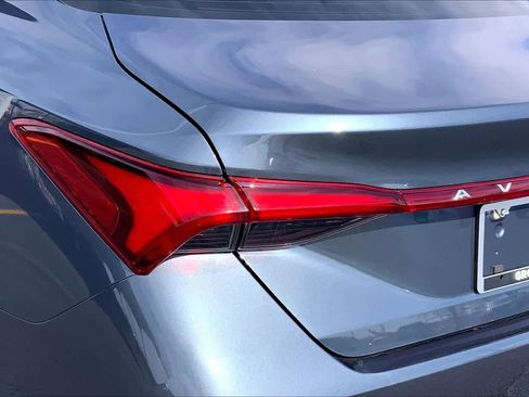 Used 2022 Toyota Avalon XLE image 29