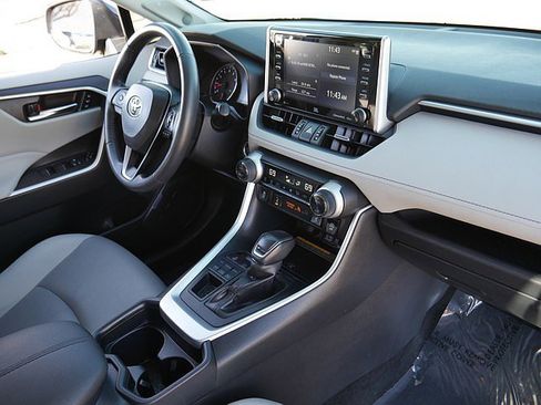 Used 2021 Toyota RAV4 XLE Premium image 54