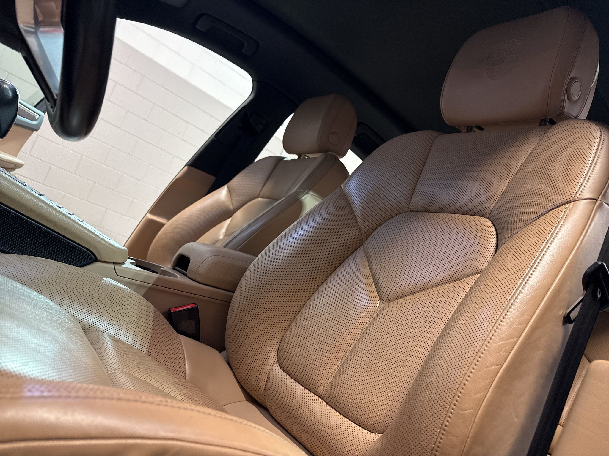 Used 2020 Porsche Macan AWD/4WD image 16